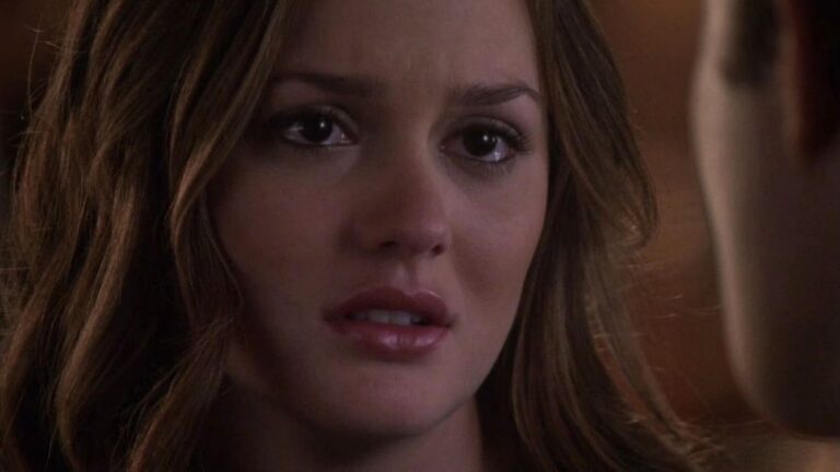 Blaire Waldorf uit Gossip Girl is aan het huilen.