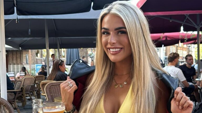 Quinty van Meerten poseert voor een foto.