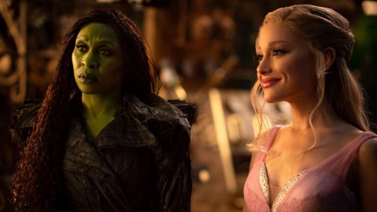 Cynthia Erivo als Elphaba en Ariana Grande als Glinda in Wicked.