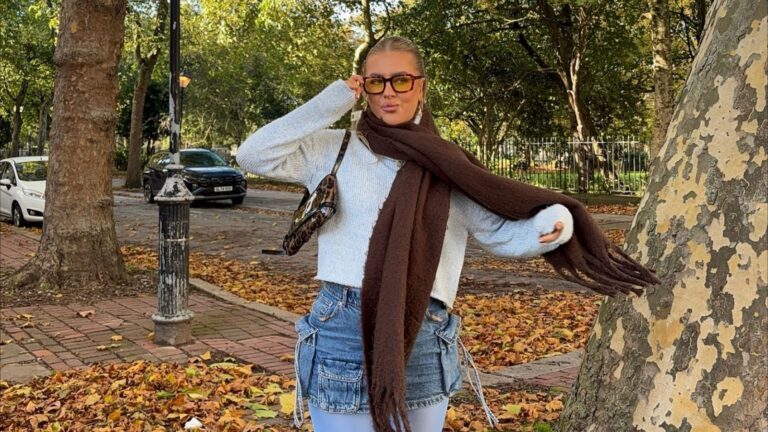 Een influencer draagt een kolletje.