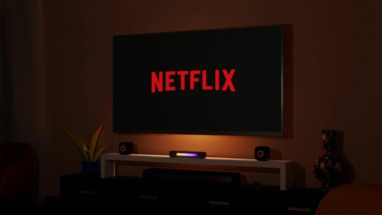 Een televisie waarop Netflix aanstaat.