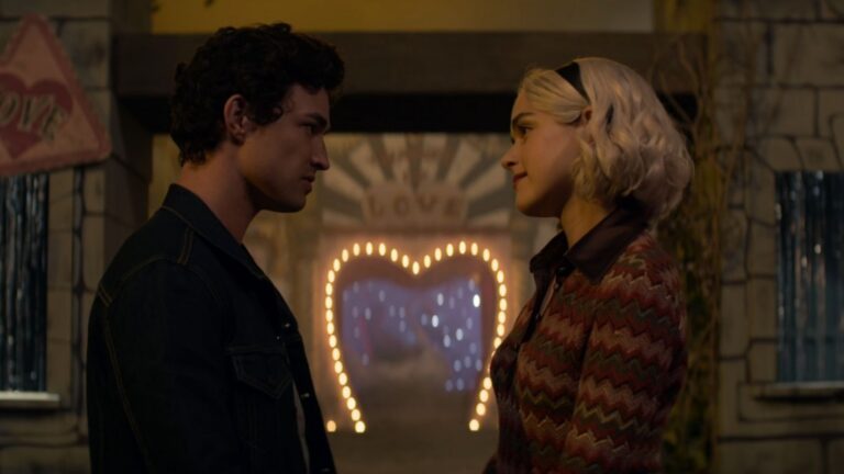 Nick en Sabrina voor de liefdestunnel in