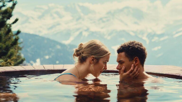 Louise en Daan in een bad.