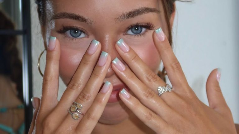 Aqua glazed nails