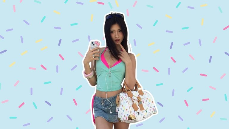 Influencer Juliama staat voor een achtergrond met sprinkles.
