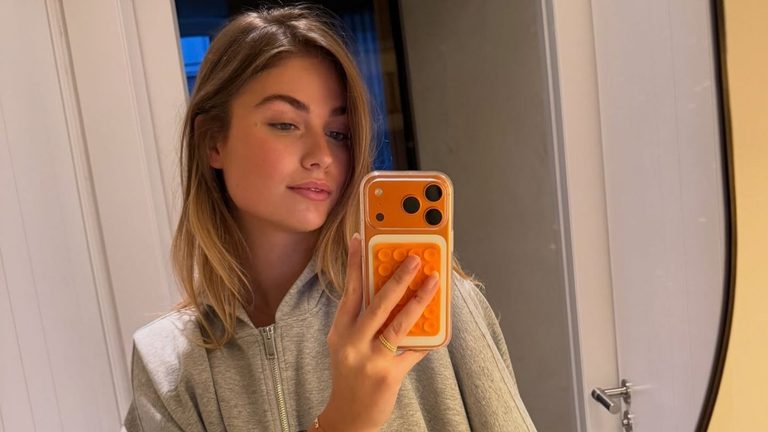 Roxy Dekker kondigt nieuwe show aan.
