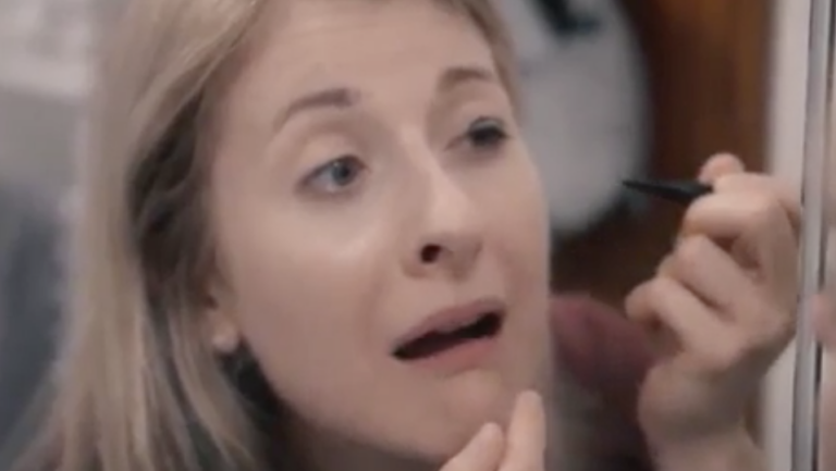 Met deze TikTok-hacks zet jij straks als een pro jouw eyeliner wing
