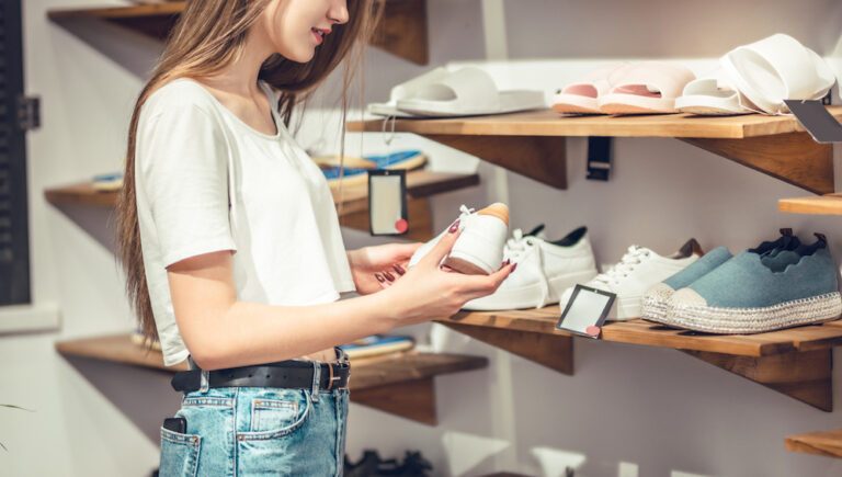 Dit is hoeveel paar schoenen de gemiddelde vrouw heeft