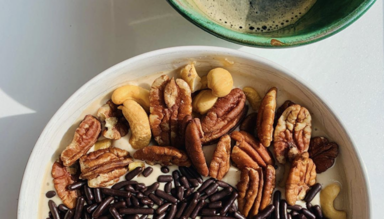 Yum! 5 recepten voor een heerlijke smoothiebowl als ontbijtje