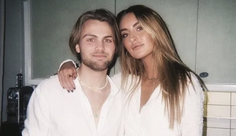 OMG! Gaat Rijk Hofman zich identificeren als vrouw?