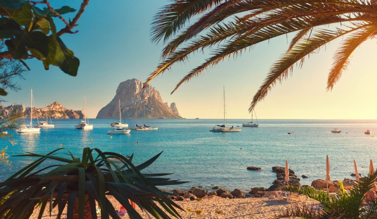 Goedkoop naar Ibiza? Met deze tips kun jij met een low budget naar dit eiland