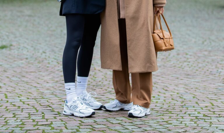 Dit zijn de 20 allerleukste en trendy sneakers om 2020 mee af te trappen