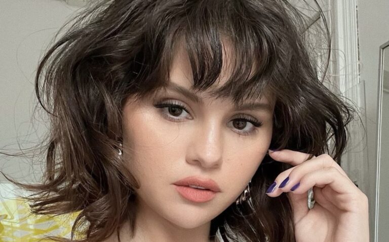 Met deze geniale hack van Selena Gomez cre&euml;er jij de wimpers van je dromen