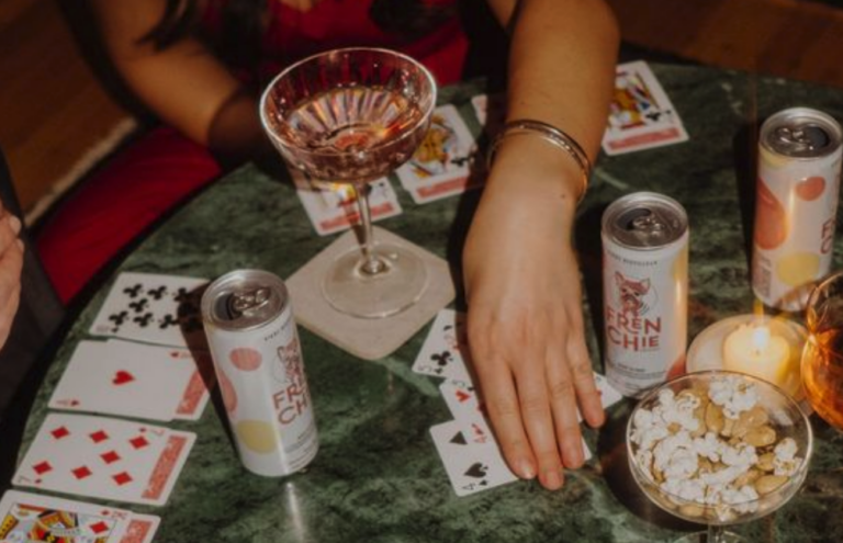 Gezellig een avondje met je vriendinnen naar het casino? Dit is de dresscode!