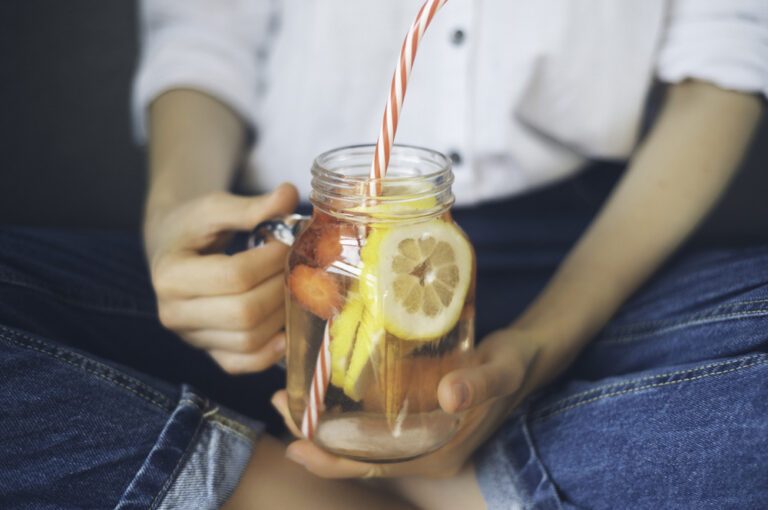 Met deze 13 tips ga jij meer water drinken