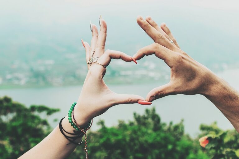 Oudste, middelste, jongste of enig kind? Dit zegt het over je liefdesleven