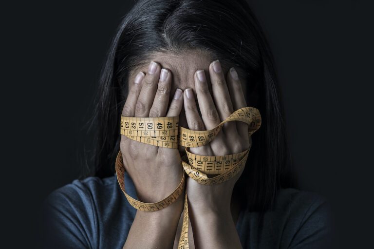 Real life story: &ldquo;Door mijn eetstoornis werd ik niet meer ongesteld&rdquo;