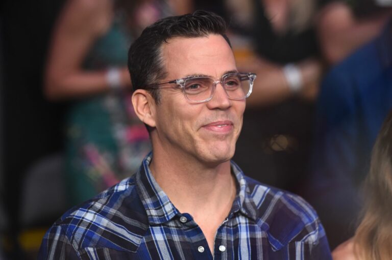 VIDEO: Steve-O laat de tattoos zien waar hij het meeste spijt van heeft