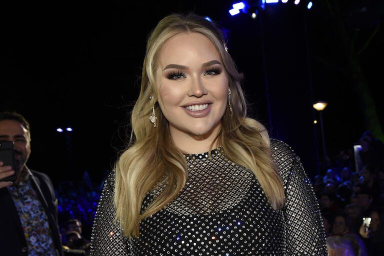 Dit is de allereerste video van NikkieTutorials