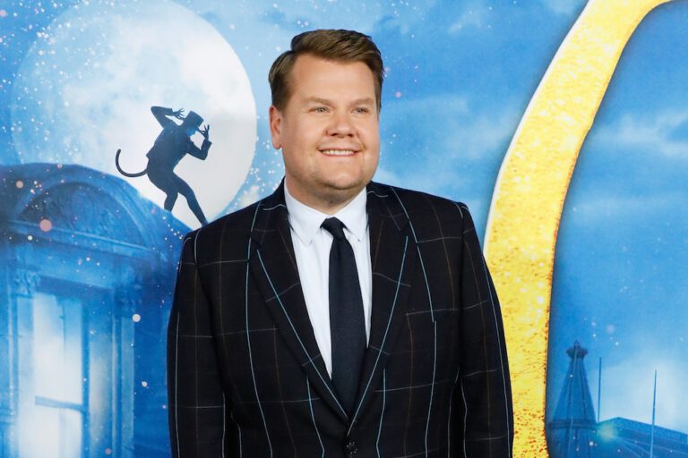Huh?! James Corden rijdt dus helemaal niet zelf tijdens Carpool Karaoke