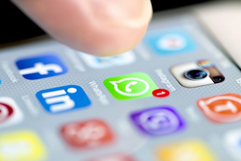 Yay! Je kan nu met acht mensen tegelijkertijd videobellen via WhatsApp