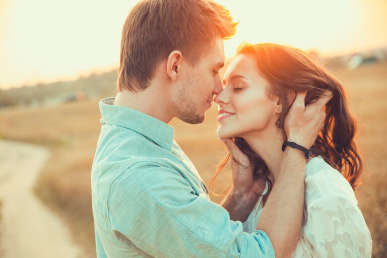 Cheek2Cheek is d&eacute; nieuwe datingapp die matches maakt op basis van poep