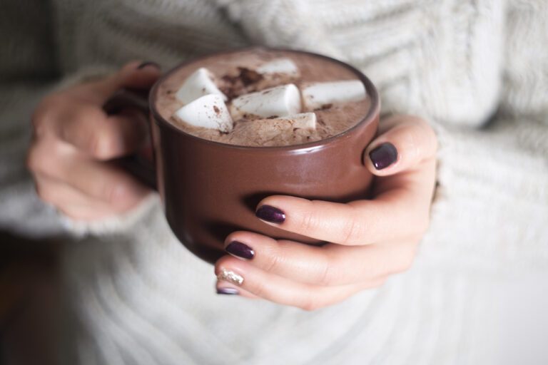 Zelf chocolademelk maken? Je doet &lsquo;t in 4 easy stappen