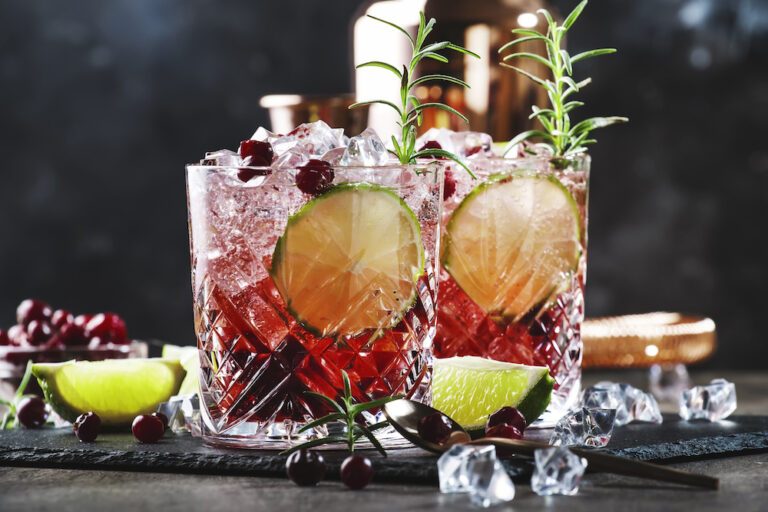 5 alternatieven voor als je geen champagne lust, maar w&eacute;l wilt bubbelen tijdens oud en nieuw