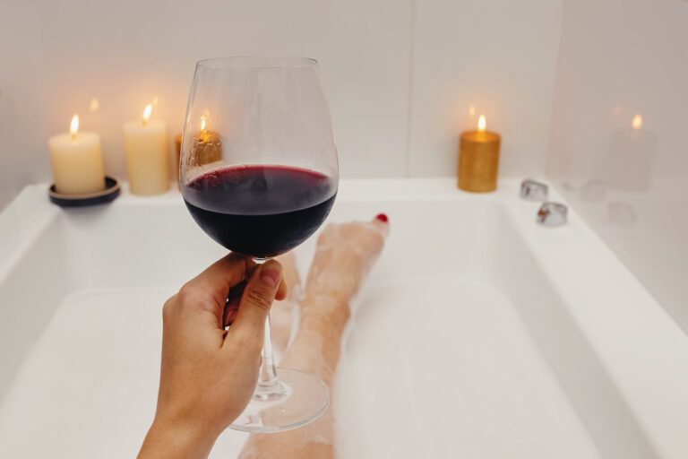 Altijd al willen badderen in gl&uuml;hwein? Dat kan bij deze spa