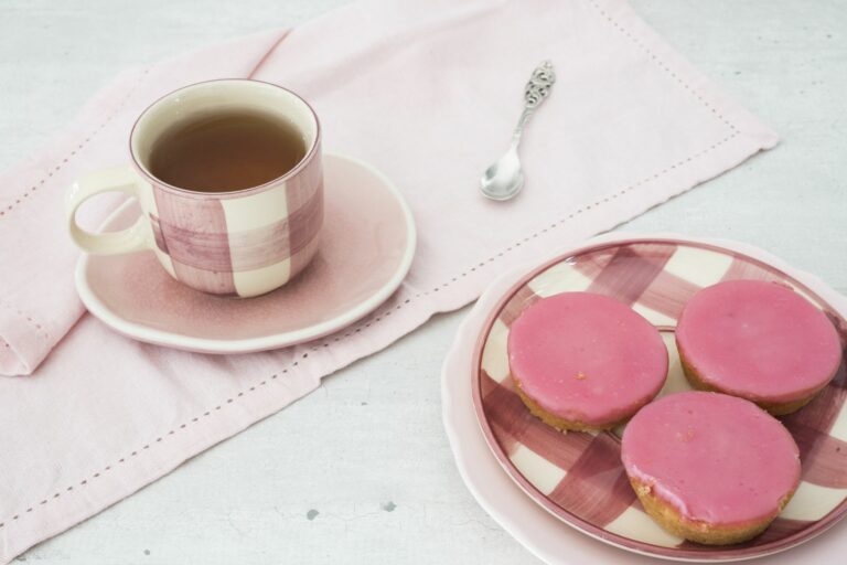 Roze koeken recept &ndash; zo maak deze pretty cakejes gemakkelijk&nbsp;thuis&nbsp;