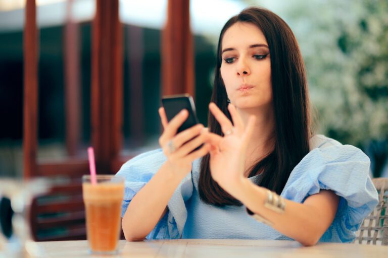 Deze 8 profielen kom je &aacute;ltijd tegen tijdens een swipe-sessie op Tinder
