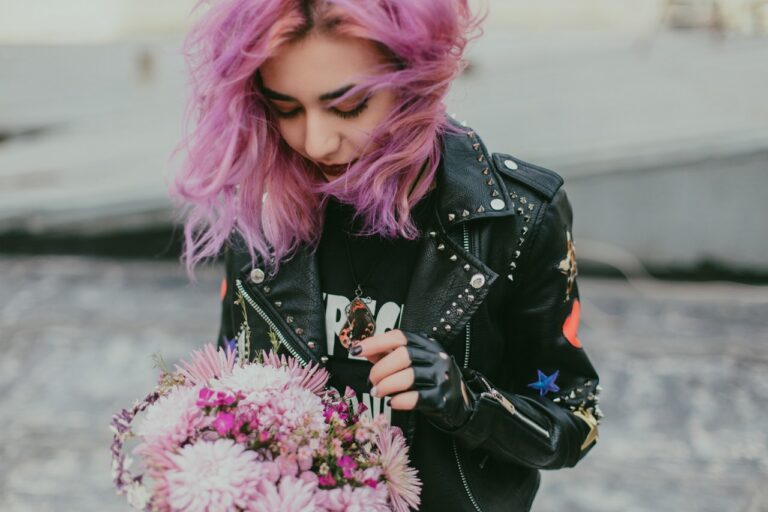 Dit moet je weten voordat je je haar roze gaat verven