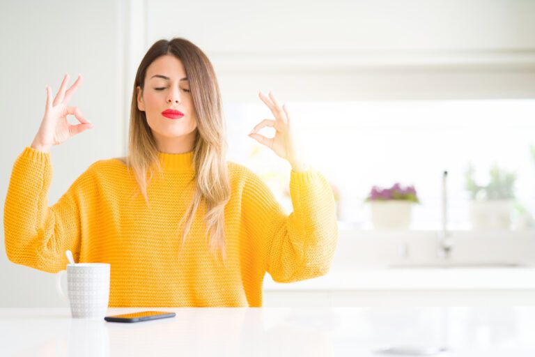 Dit zijn de 9 tekenen van stress waardoor je het &eacute;cht even rustig aan moet doen