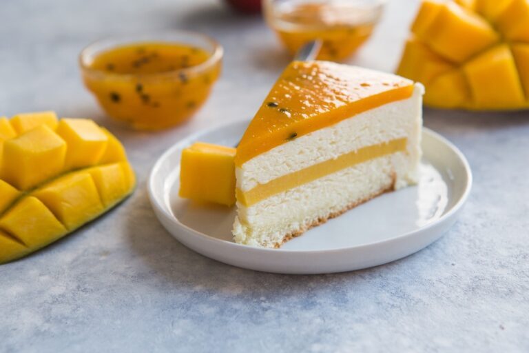 Hoe lekker: dit is h&eacute;t recept voor vegan kwarktaart met mango