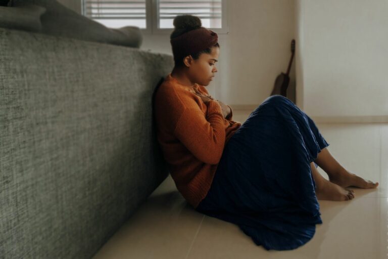 Experts say: zo weet je of je depressief bent of een burn out hebt