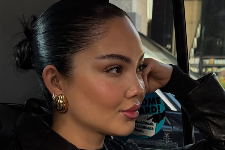 Amanda Khamkaew Gidekull in auto.