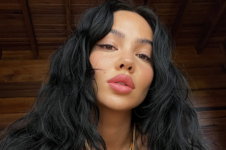 Amanda Khamkaew Gidekull selfie
