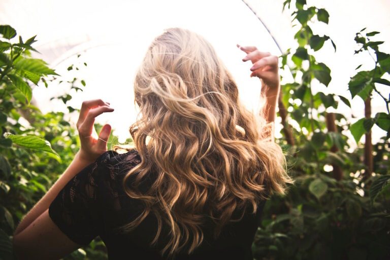 Zo kies je de shampoo die bij je blonde lokken past
