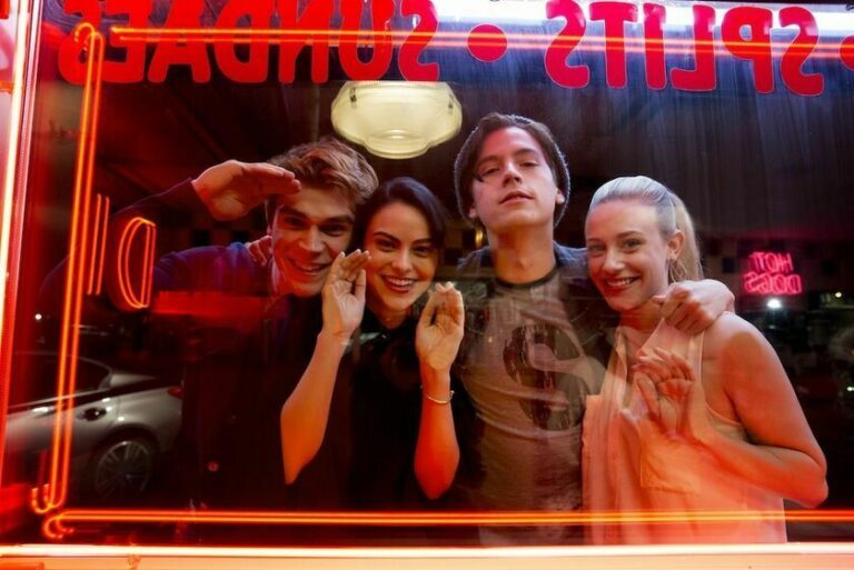 Netflix&rsquo; Riverdale dropt bloedstollende trailer van seizoen 6