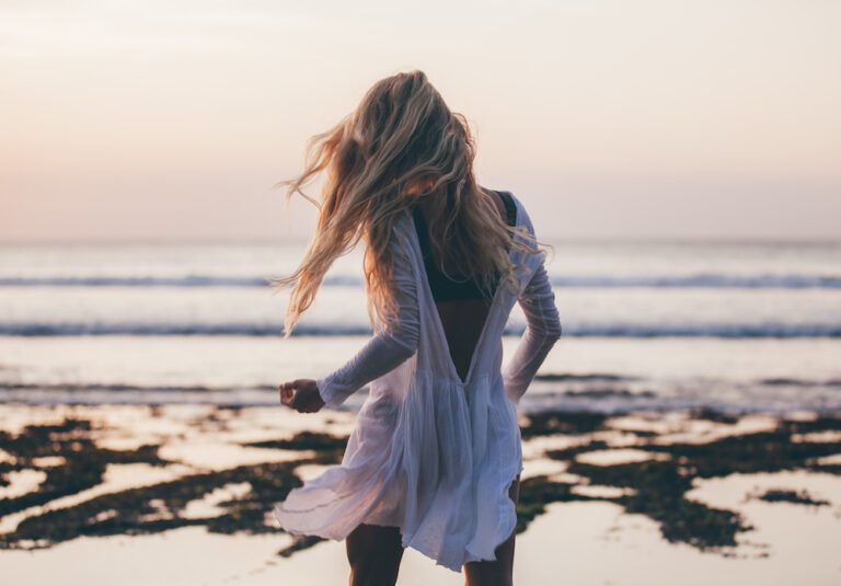 Deze blondspray van HEMA geeft jou voor &euro;3 zomerse blonde lokken