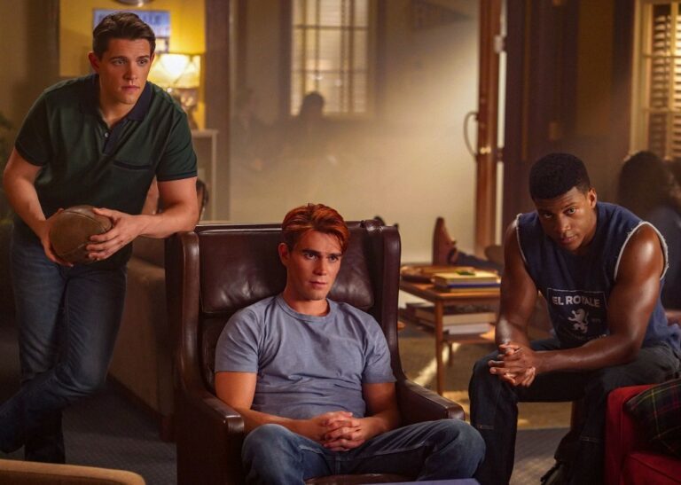 Nog meer babynews: Riverdale&rsquo;s KJ Apa wordt vader
