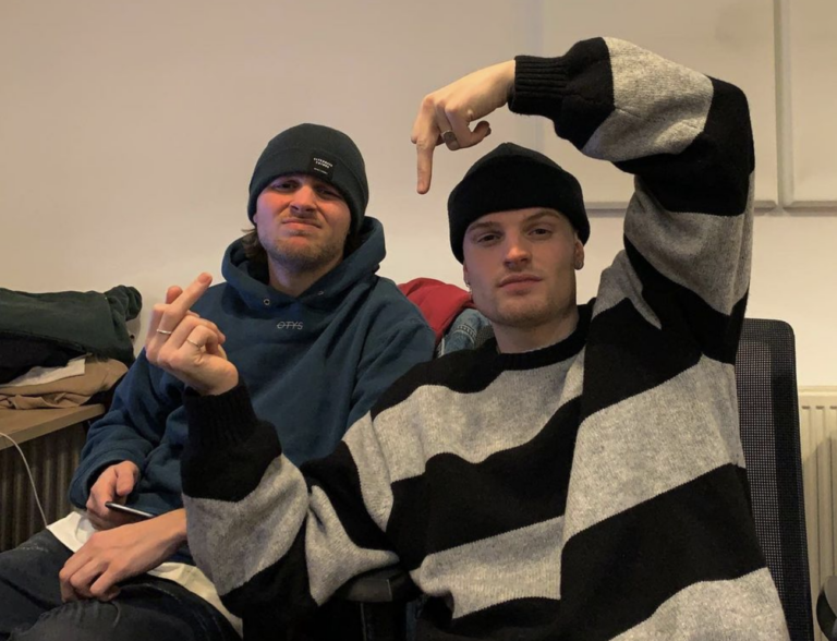 Rijk en Sam Hofman delen sneer uit naar Sarah van Soelen