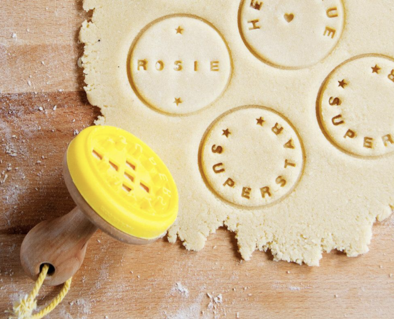 Met deze &lsquo;gepersonaliseerde koekstempel&rsquo; geef jij je baksels een persoonlijke touch
