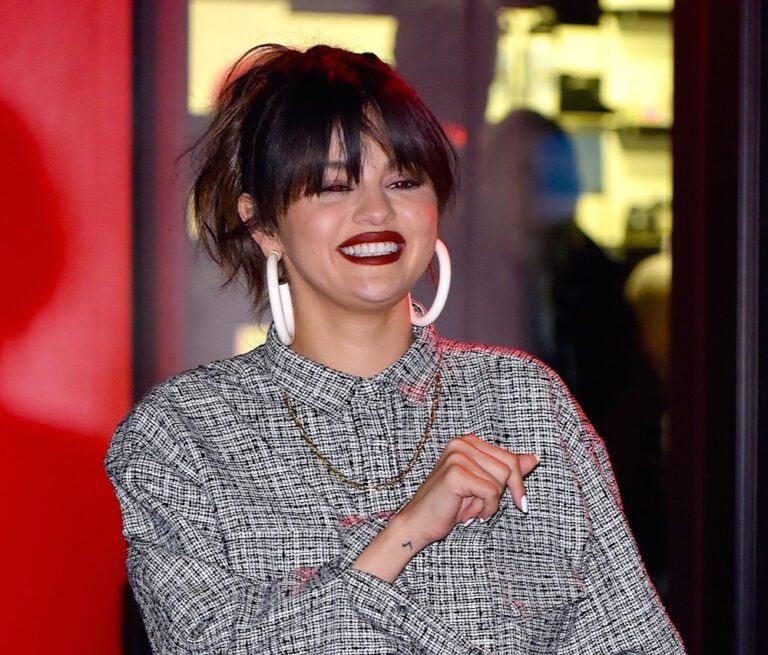 Selena Gomez lanceert make-up lijn met bijzondere boodschap