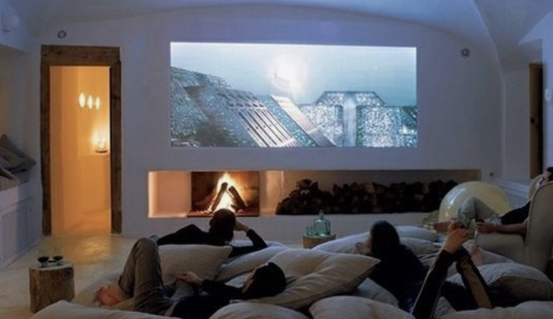 Deze tv is groter dan jouw woonkamer en is nu te koop!
