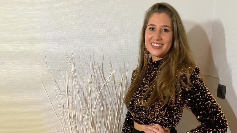Wow: Delphine van Temptation Island deelt before en after van haar afvalproces