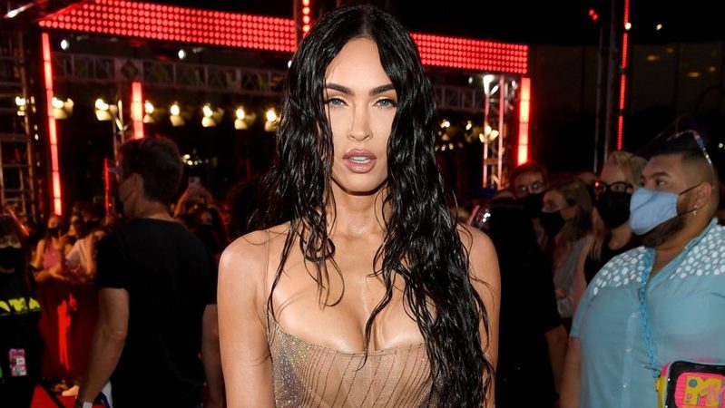 Ja, dag: volgens TikTok moet je glijmiddel in je haar smeren voor die &lsquo;wet hair look&rsquo;