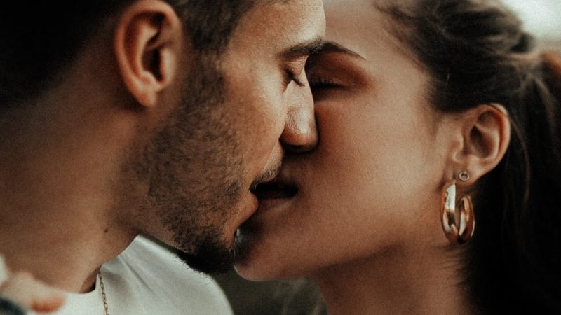 Waarom generatie Z op latere leeftijd seks heeft dan hun ouders