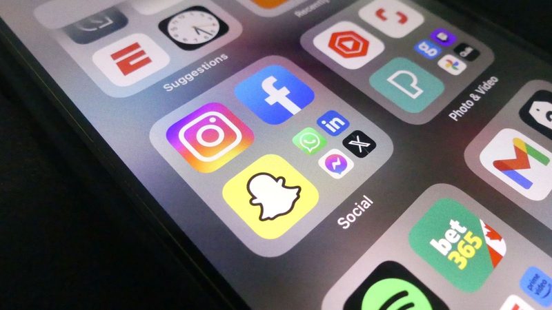 Telefoon met heel veel apps en Snapchat in het bijzonder