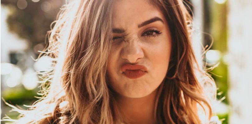7 herkenbare struggles als je een &lsquo;resting bitch face&rsquo; hebt